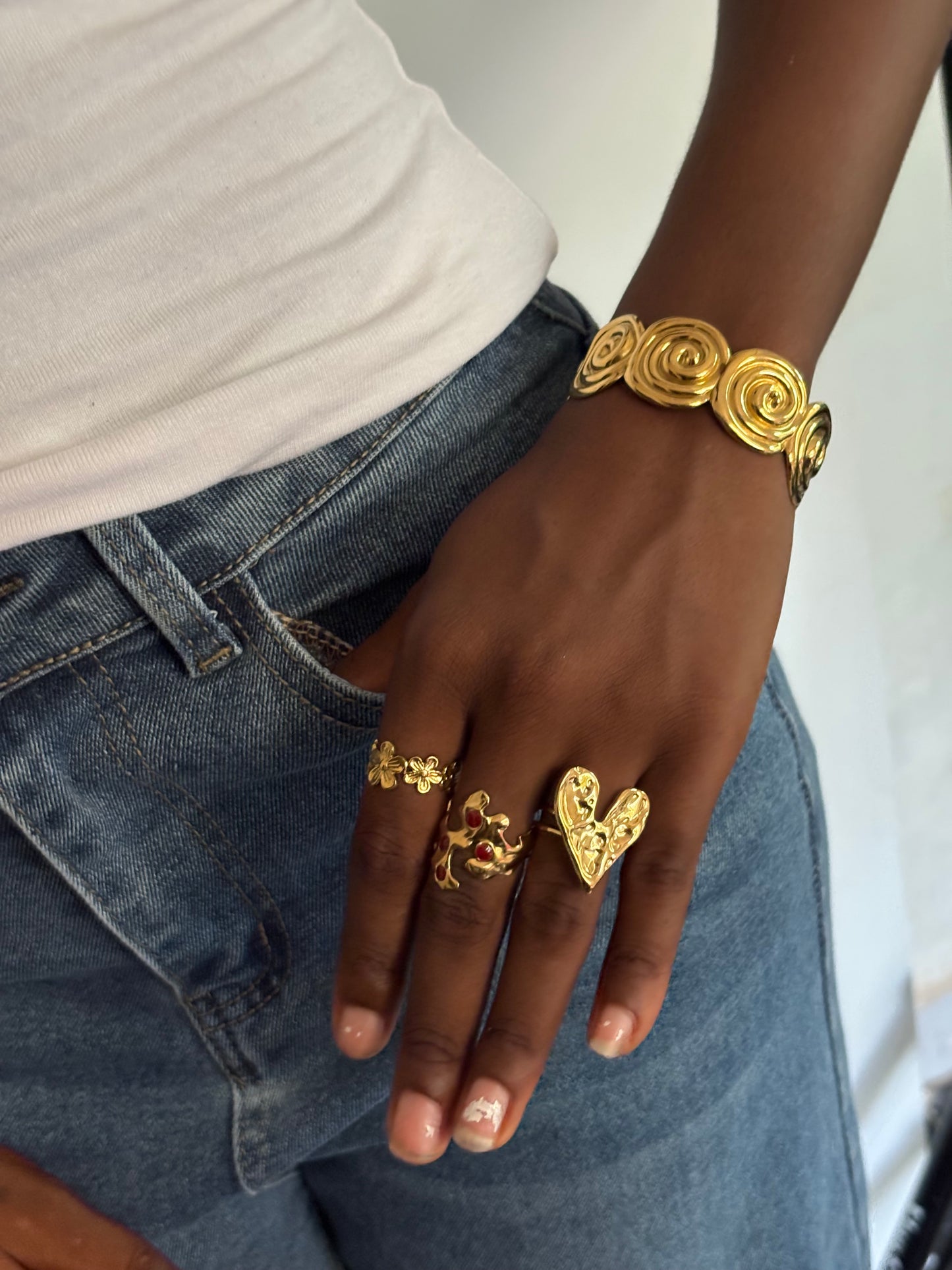 Noelle Shell Cuff Bracelet
